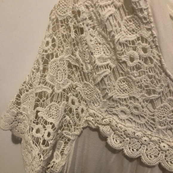 Knox Rose Lace Blouse - Picture 3 of 4